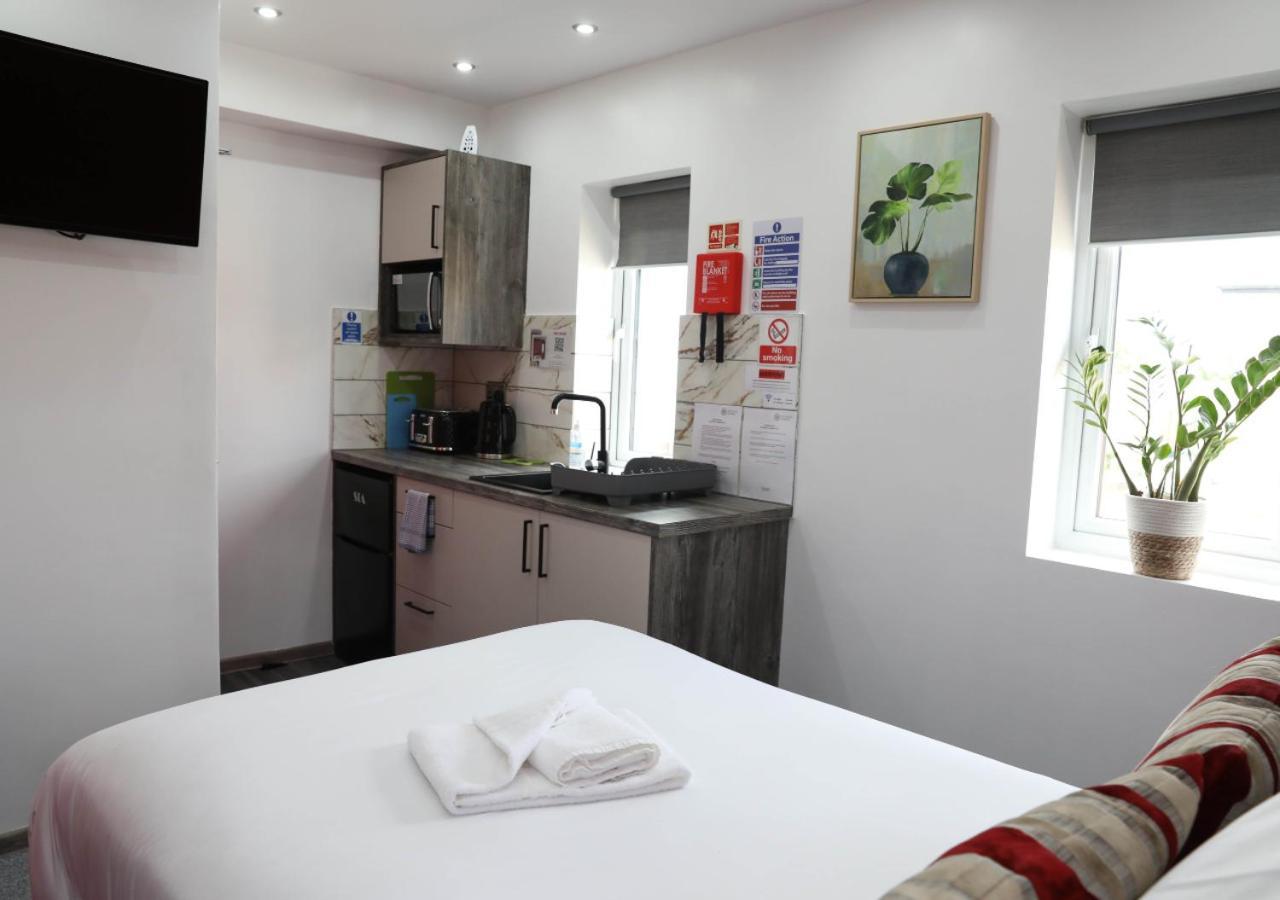 Cb Stays - Private Rooms With Ensuite And Kitchenette In Peterborough Dış mekan fotoğraf
