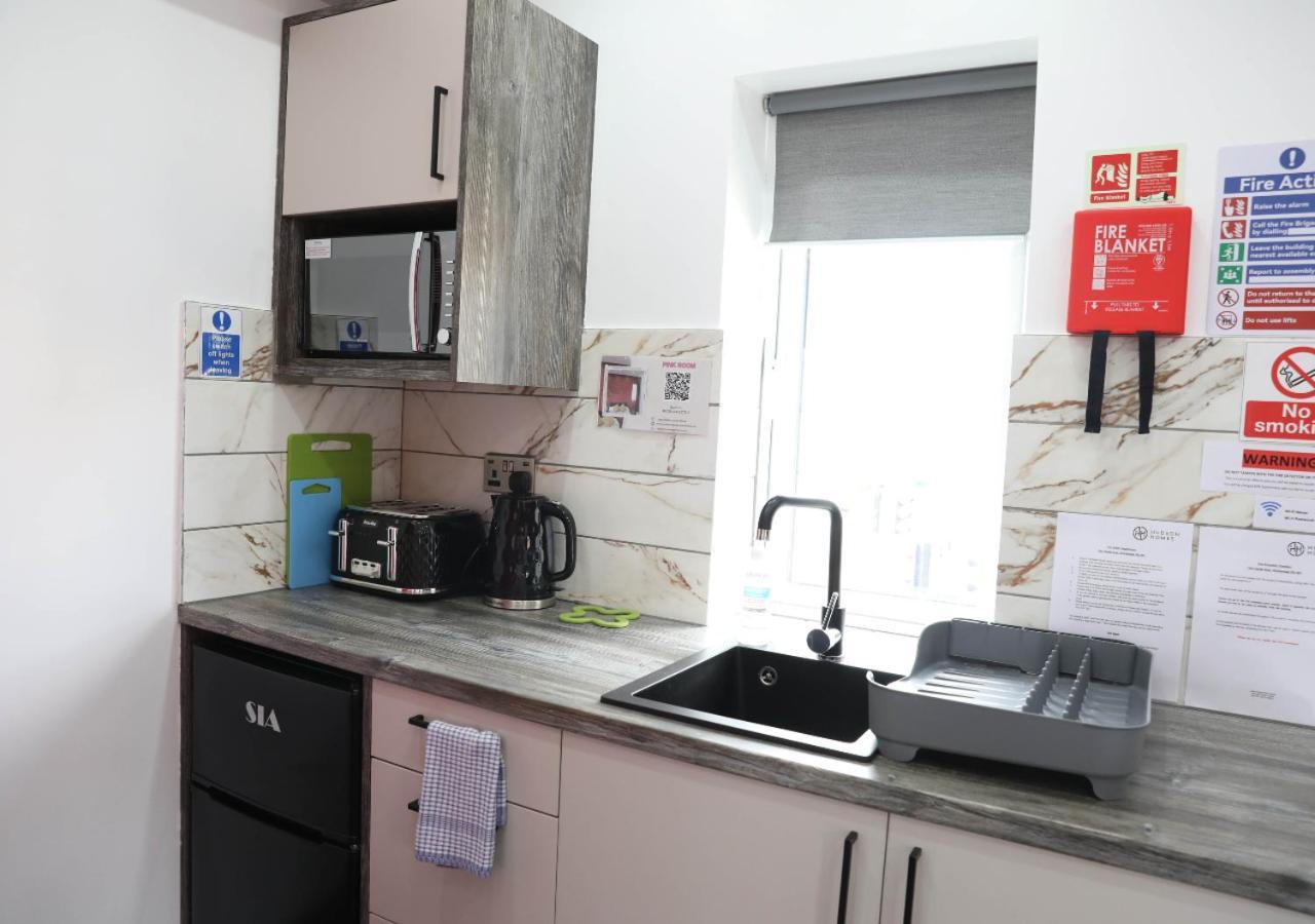 Cb Stays - Private Rooms With Ensuite And Kitchenette In Peterborough Dış mekan fotoğraf