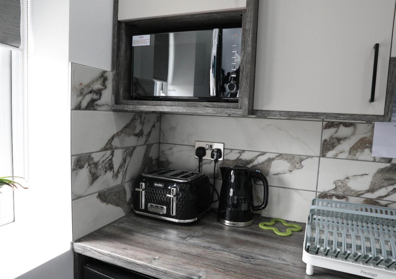Cb Stays - Private Rooms With Ensuite And Kitchenette In Peterborough Dış mekan fotoğraf
