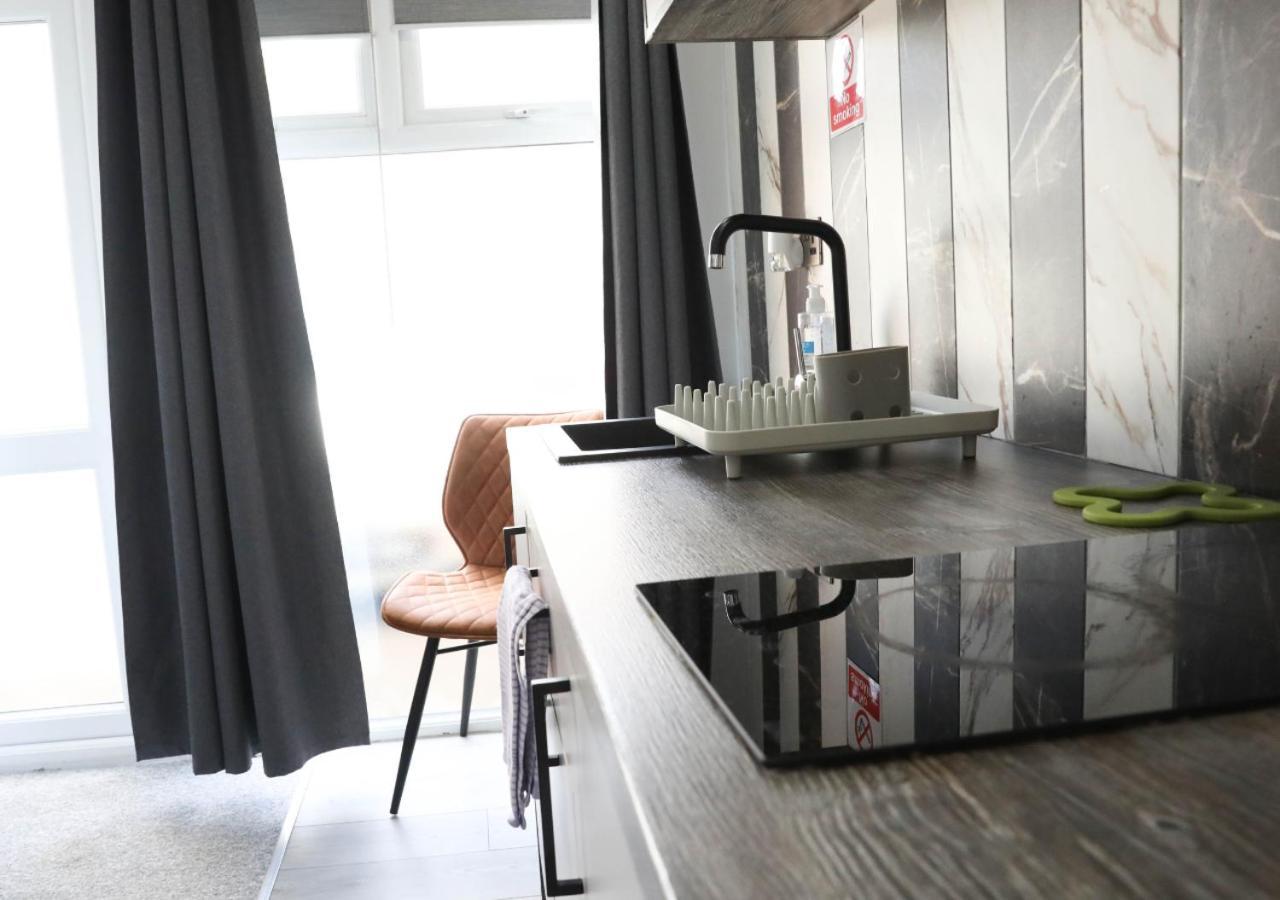 Cb Stays - Private Rooms With Ensuite And Kitchenette In Peterborough Dış mekan fotoğraf